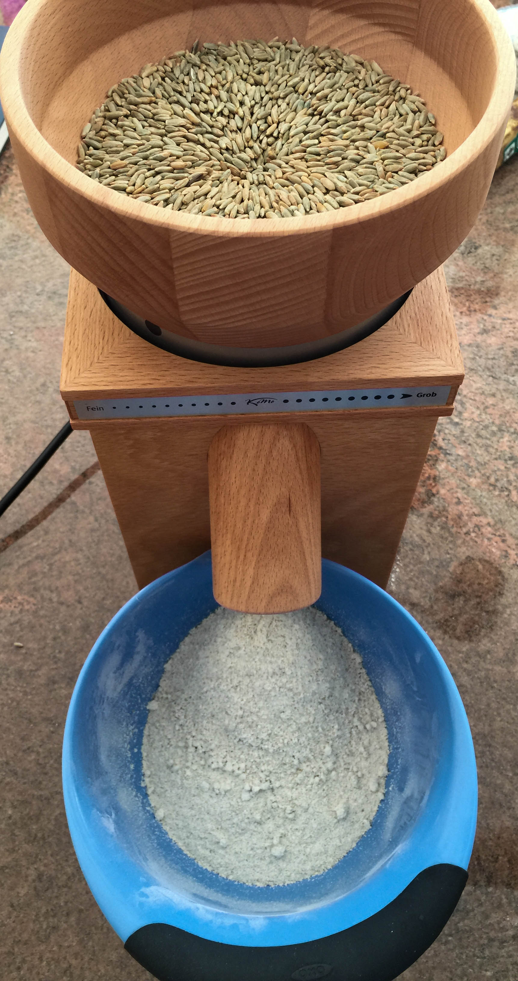 How to Grind your own Flour at Home - Homestead How-To