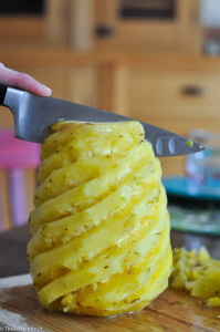 How to Cut a Pineapple - The Scratch Artist