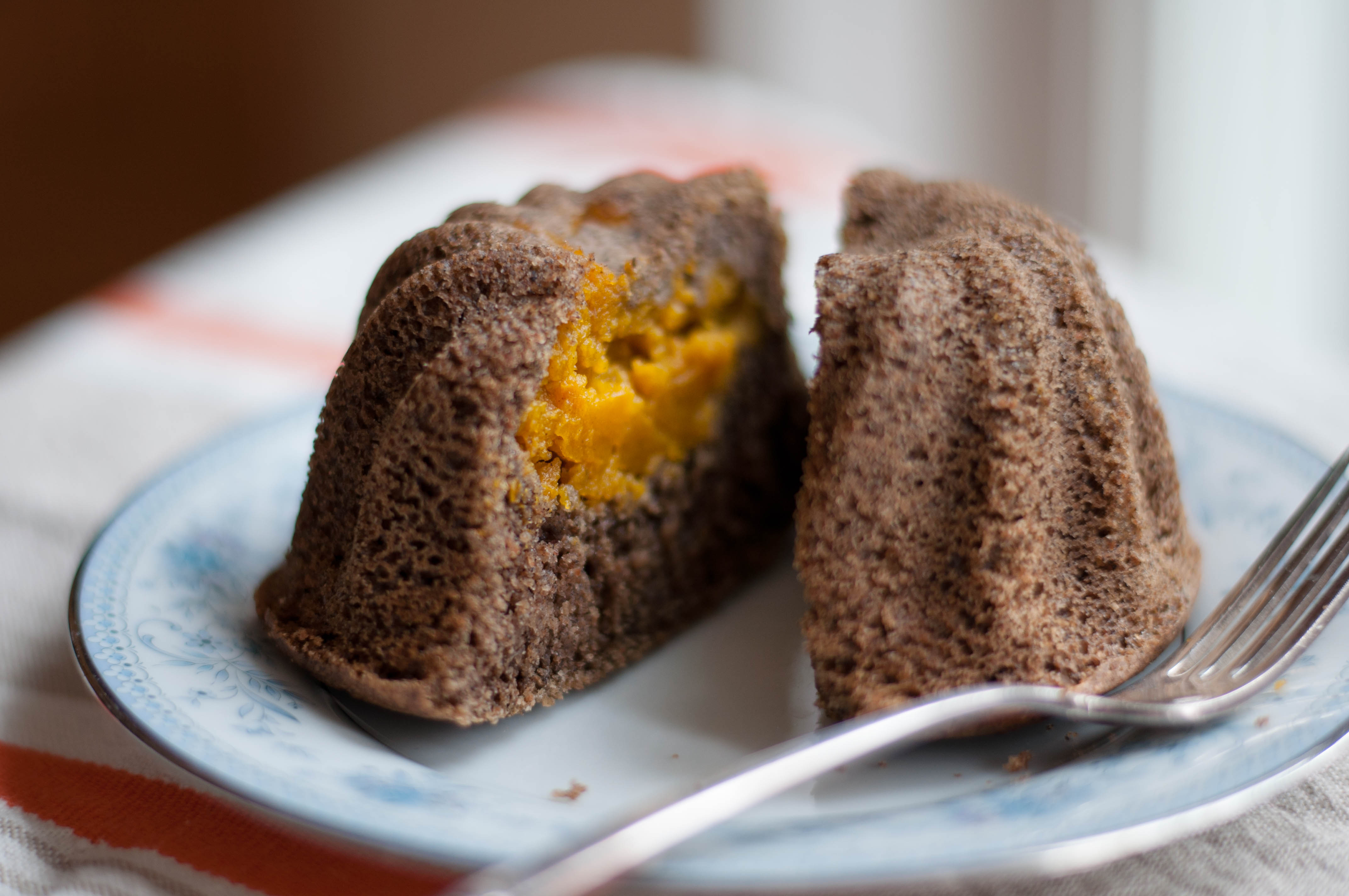 Mini Buttercup Squash Spice Cakes - The Scratch Artist #Vegan #Vegandessert