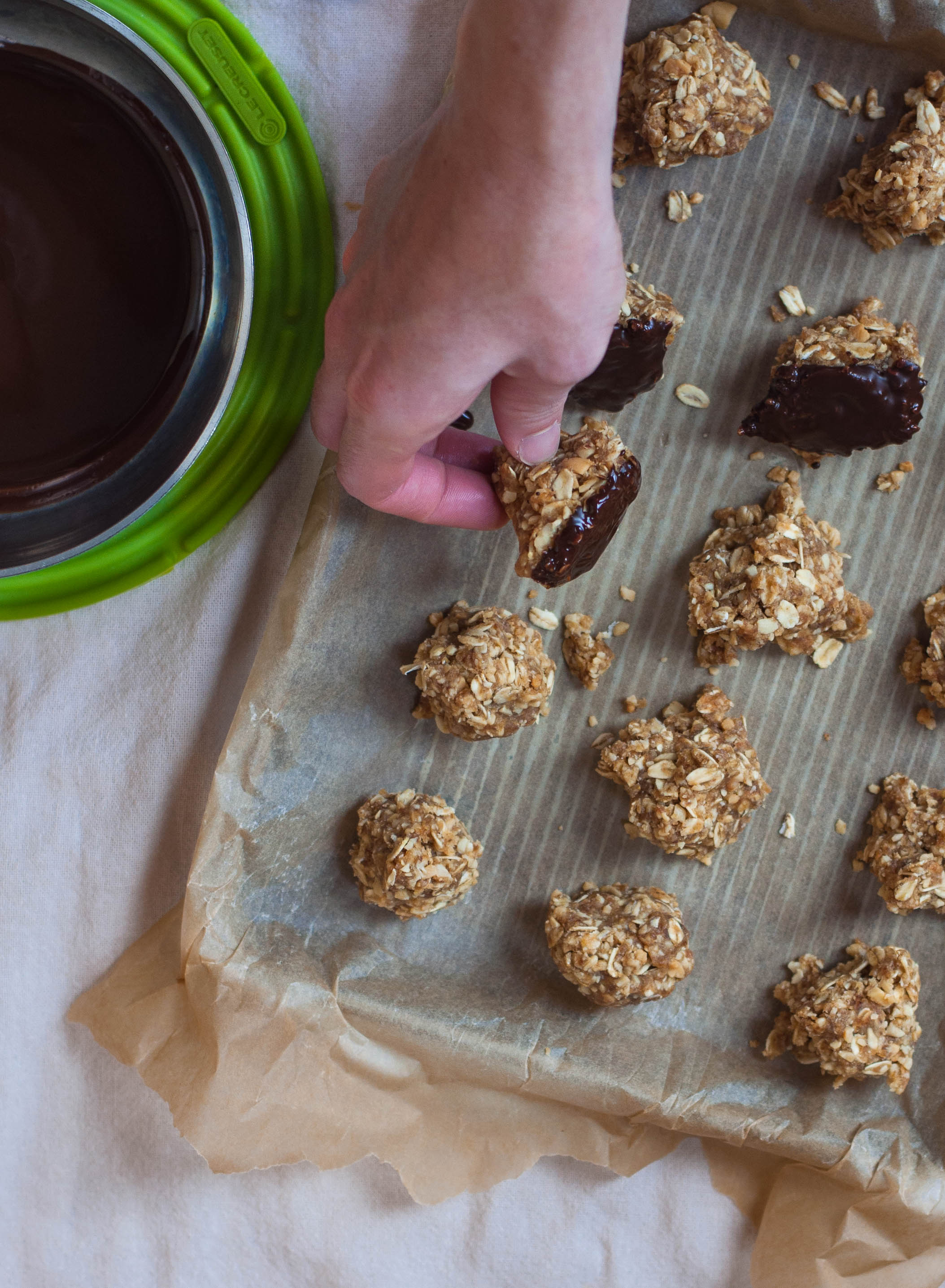 Homemade Peanut Butter & Honey Granola Bar Bites - The Scratch Artist