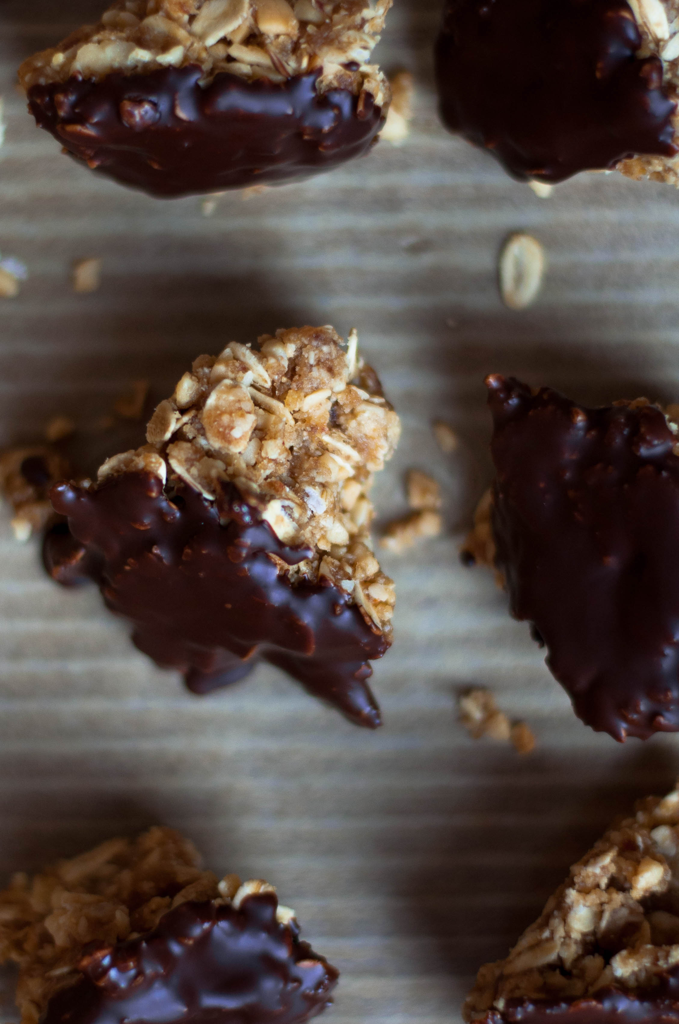 Homemade Peanut Butter & Honey Granola Bar Bites - The Scratch Artist