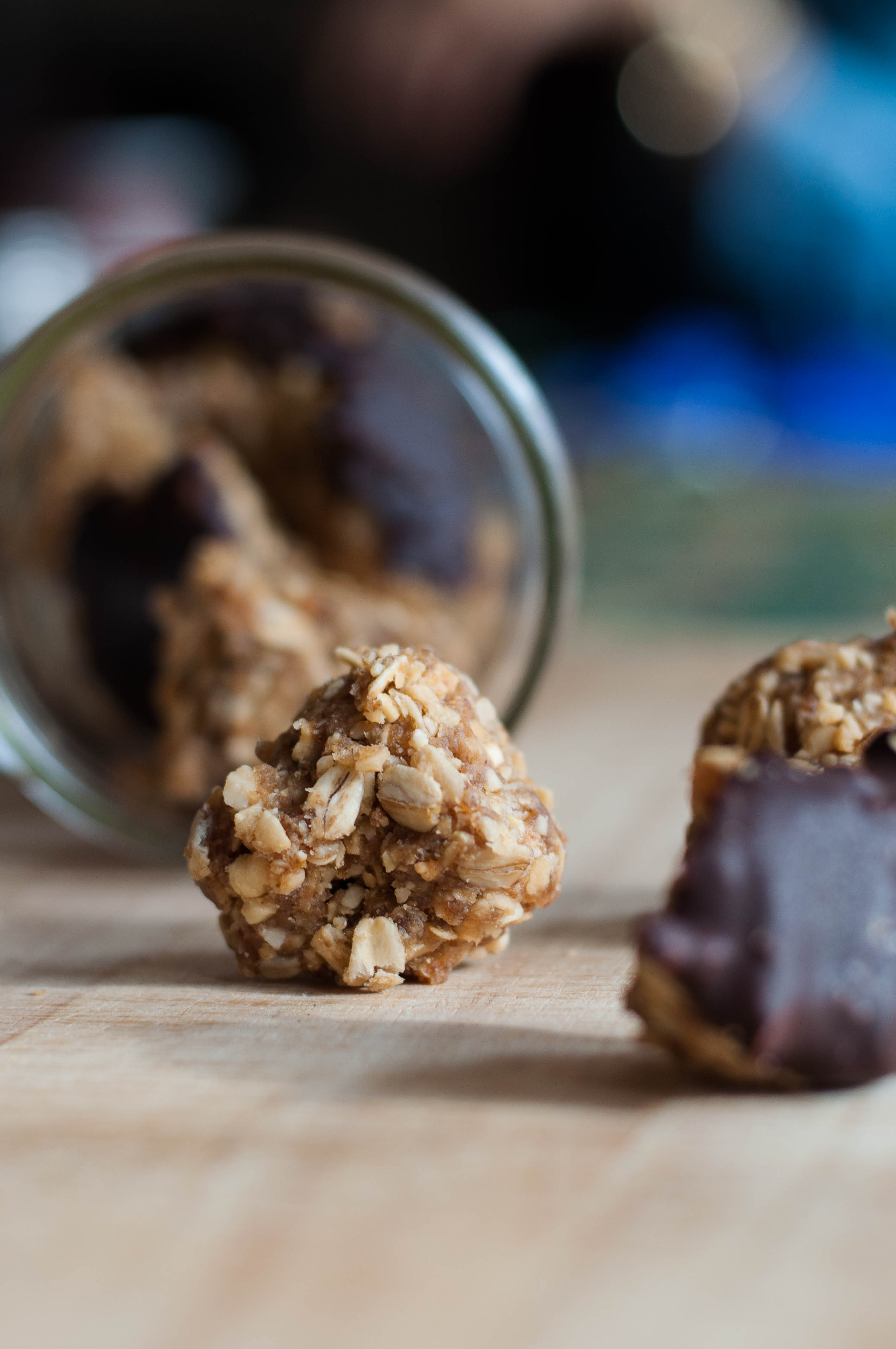 Homemade Peanut Butter & Honey Granola Bar Bites - The Scratch Artist